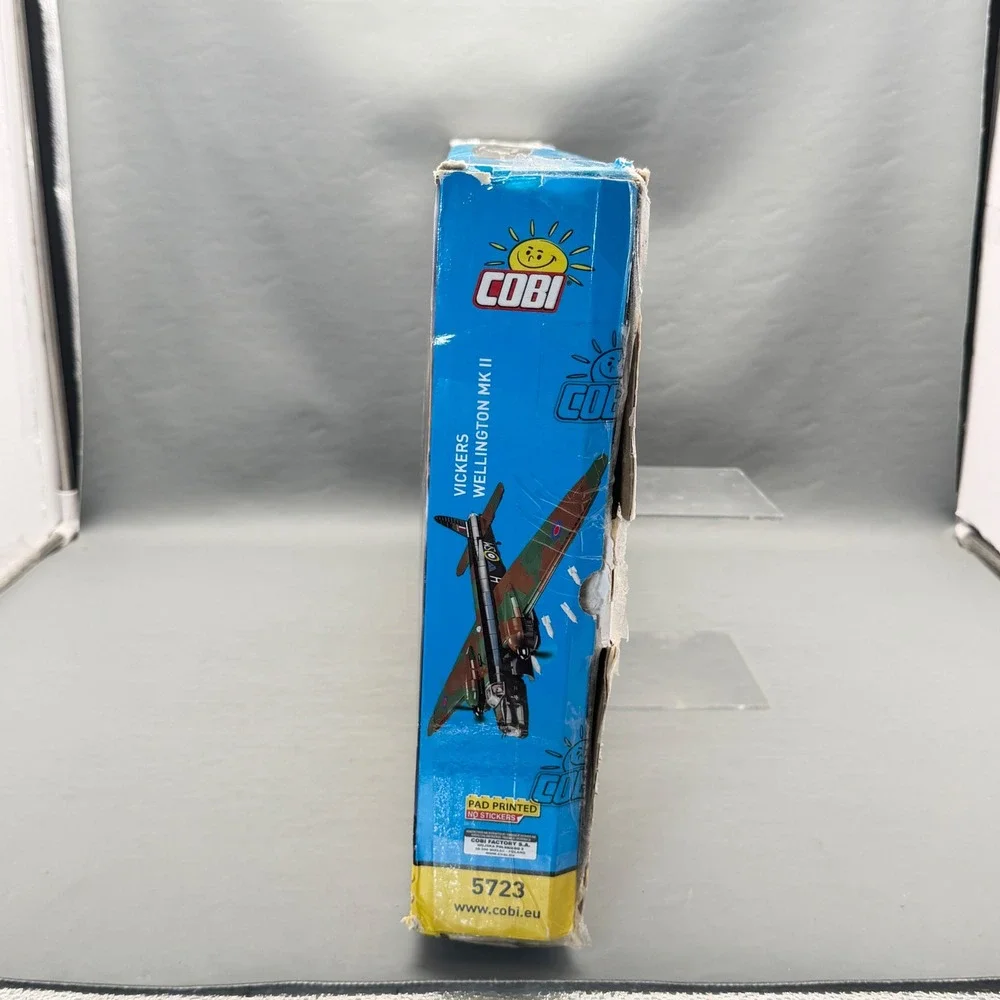 COBI Vickers Wellington Mk.II WWII  Bomber Set - Incomplete